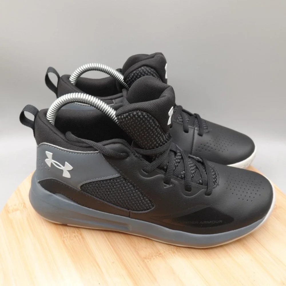 Under Armour Shoes 6.5Y Women 8 Black Lockdown 5 Basketball 3023533-001 Flaw